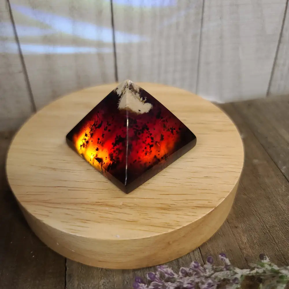 AMBER Pyramids - 9 - Carvings