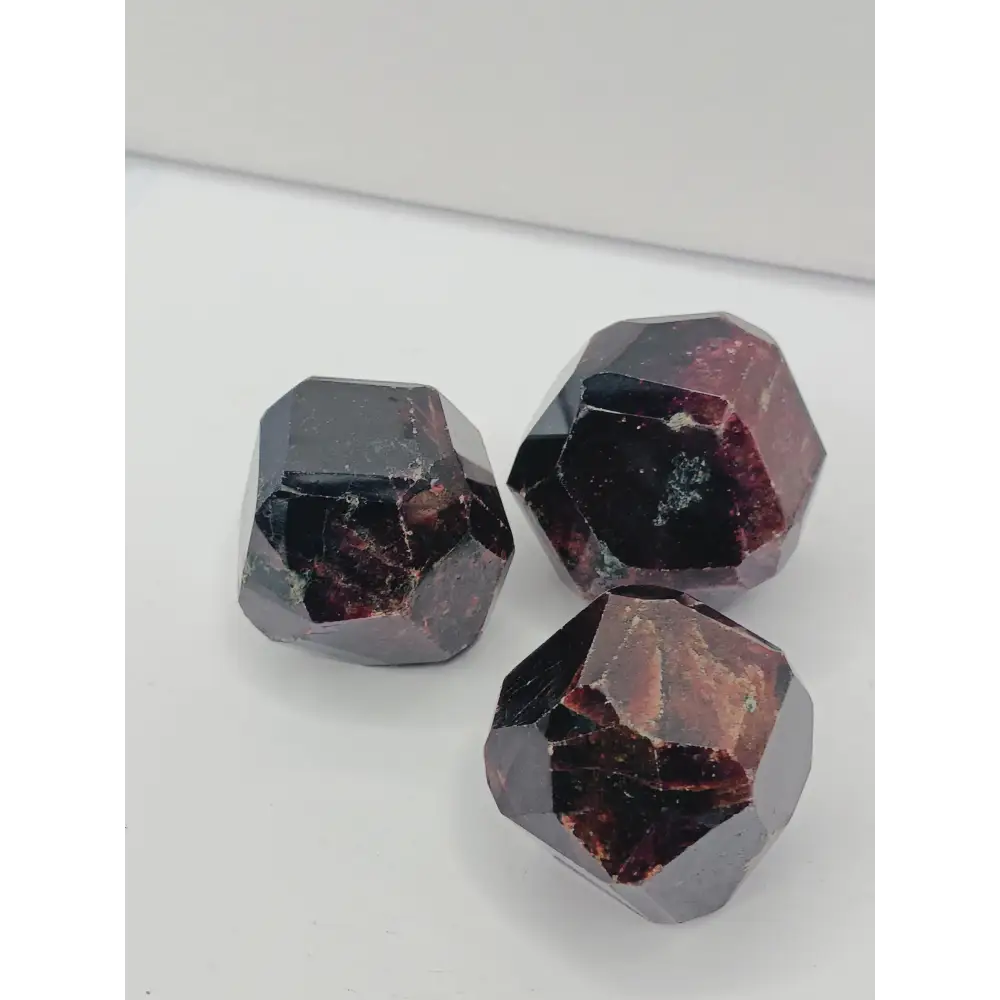 ❤️✨ Garnet Piece (Intuitive Pick) – Passion Strength and Vitality 🔥 - Small - 1.5’’