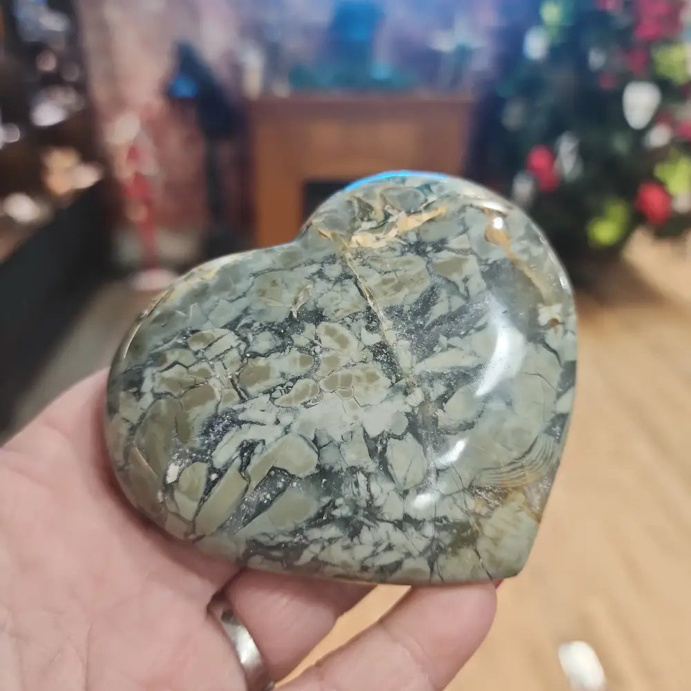 Green Ibis Agate Hearts - 3 - Carvings