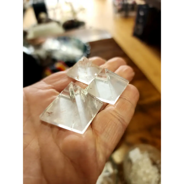 🔺✨ 1’’ Clear Quartz Pyramid – Amplify Cleanse & Manifest! 🌟 - Clear Quartz Pyramid 1’’ - Carvings