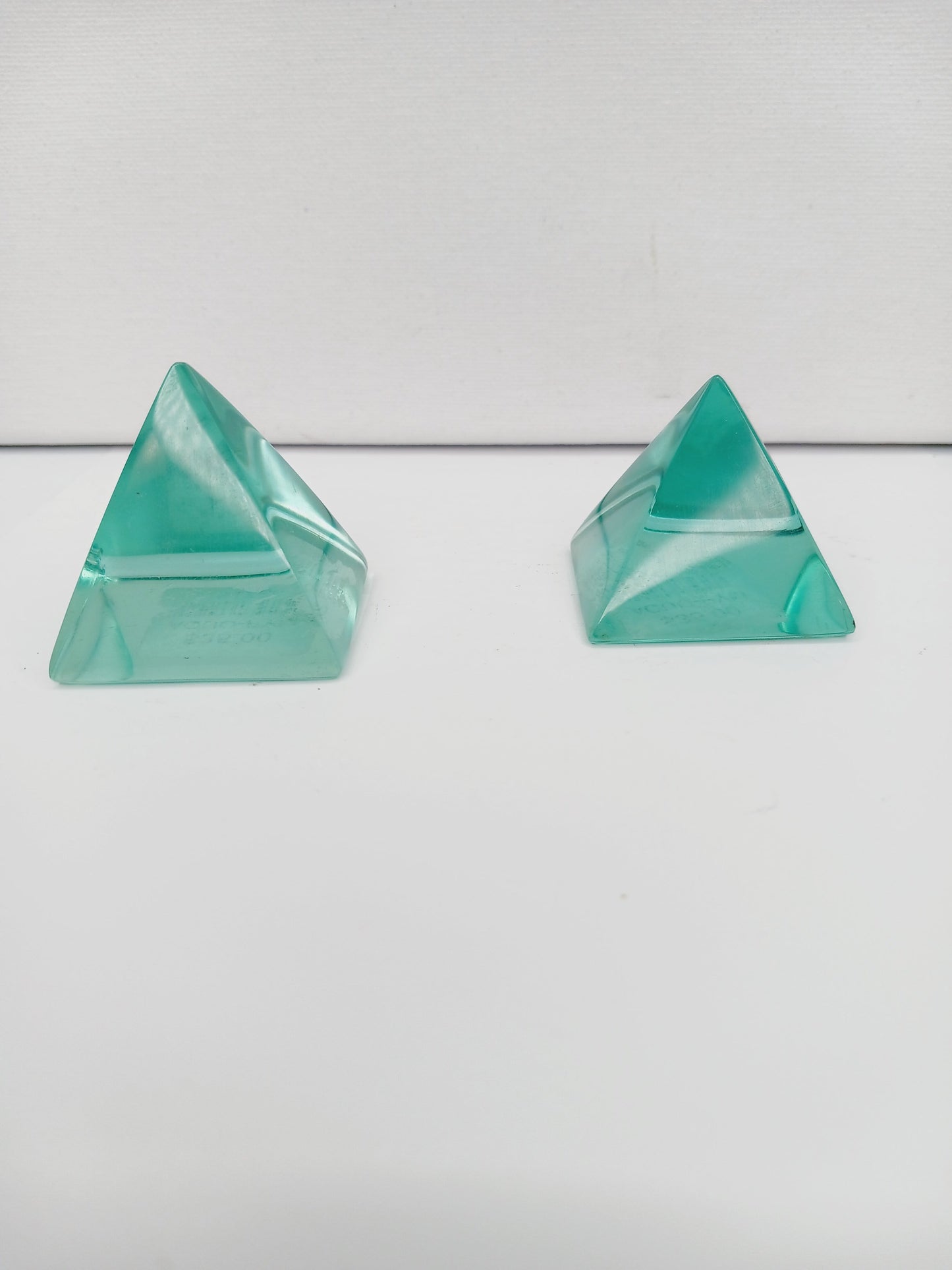 💎✨ Aqua and Blue Obsidian Pyramids 1.75’’ – Calm Clarity and Spiritual Protection 🔷 - aqua