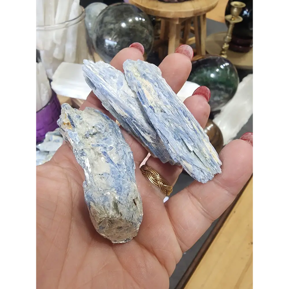 💙✨ Blue Kyanite Specimen Chunks – Alignment Communication and High-Vibrational Energy! 🌌 - Tumbles