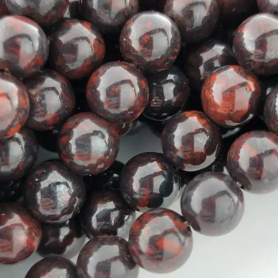 🟥✨ Chicken Blood Stone Bracelet 8mm – Vitality Courage and Protection 🛡️