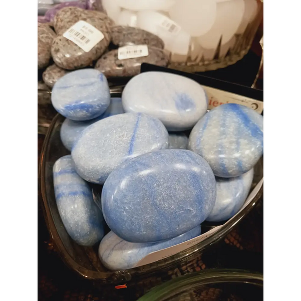 💙✨ Dumortierite Palmstone – Focus Patience and Inner Strength ✨ - Tumbles