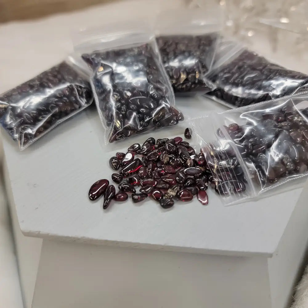 1 oz. Bags Garnet Chip Tumbles - Tumbles