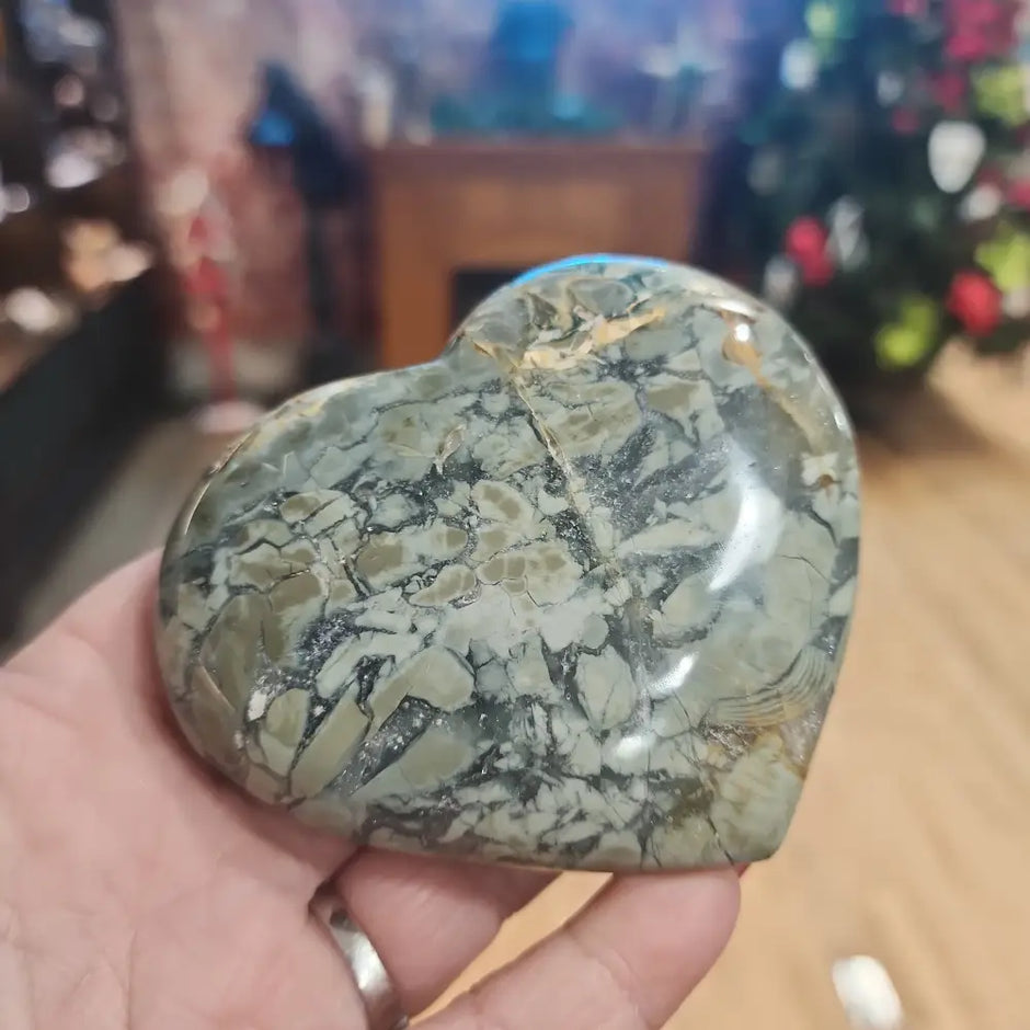 Green Ibis Agate Hearts - 3 - Carvings