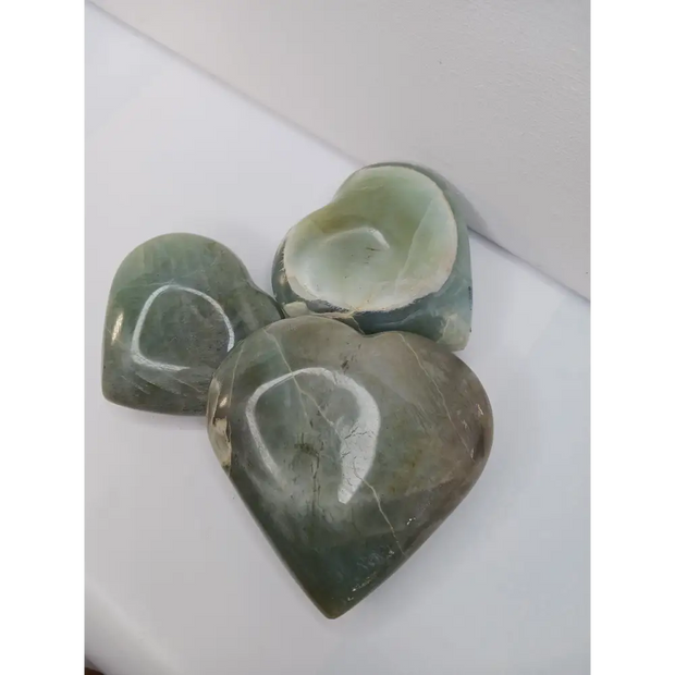 💚🌙 Green Moonstone Hearts 2.5–3.5’’ – Renewal and Emotional Balance! ✨ - Carvings