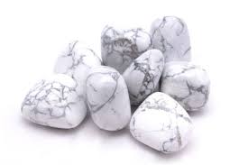 🤍✨ Howlite Tumble – Calm Patience and Peaceful Energy 🕊️ - Tumbles