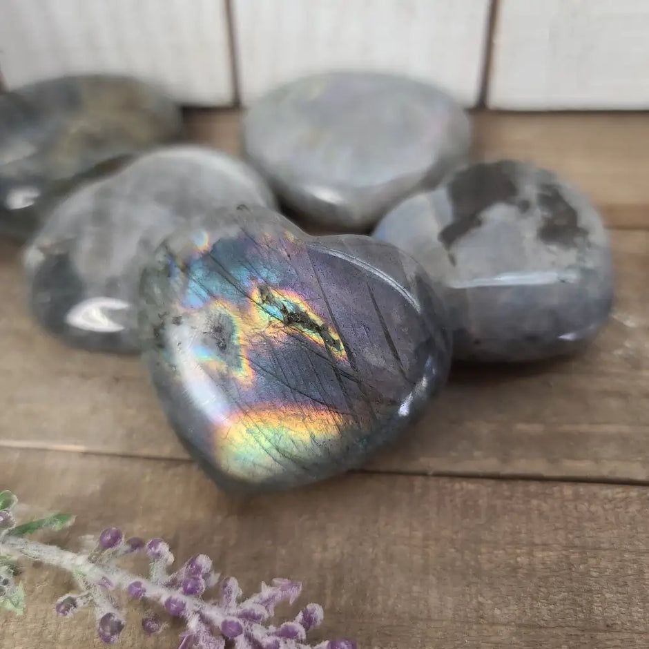 Labradorite - The Stone of Transformation and Magic 🌌 - 1 - Carvings