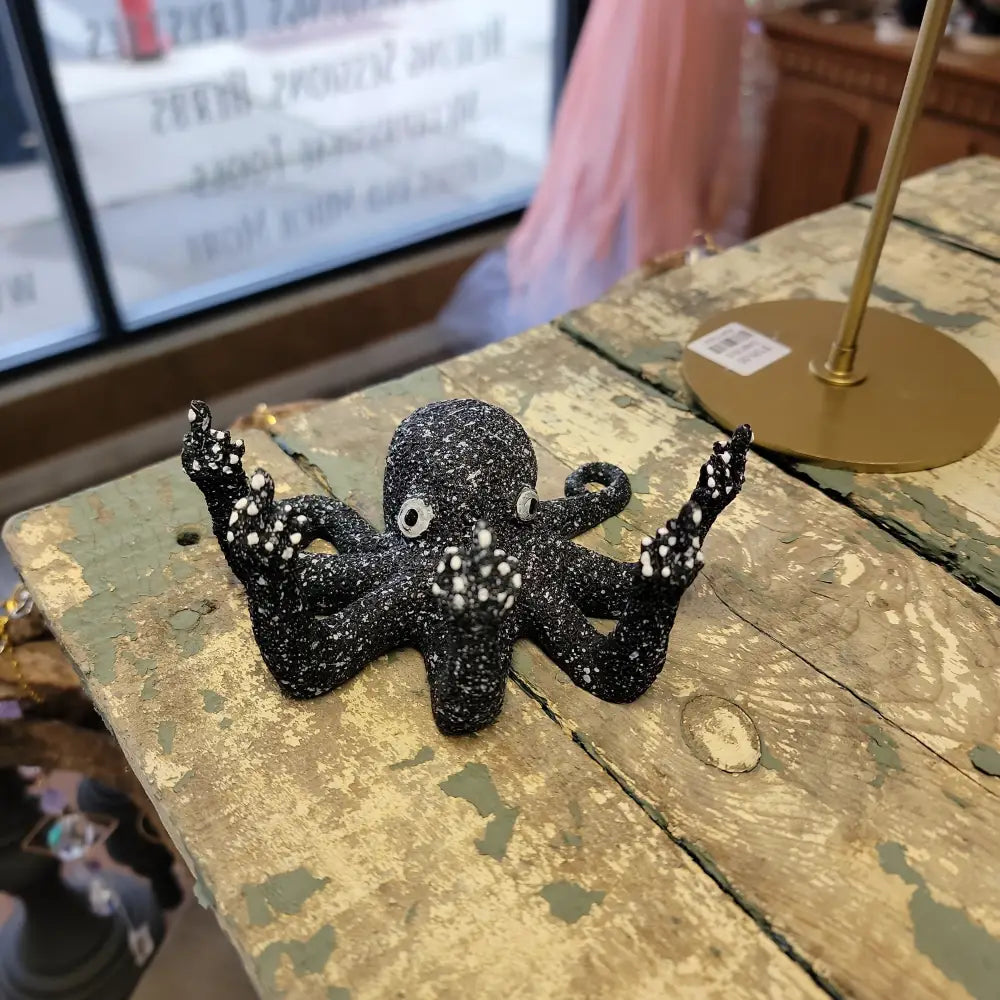 Octopus With An Attitude - Black - Statues