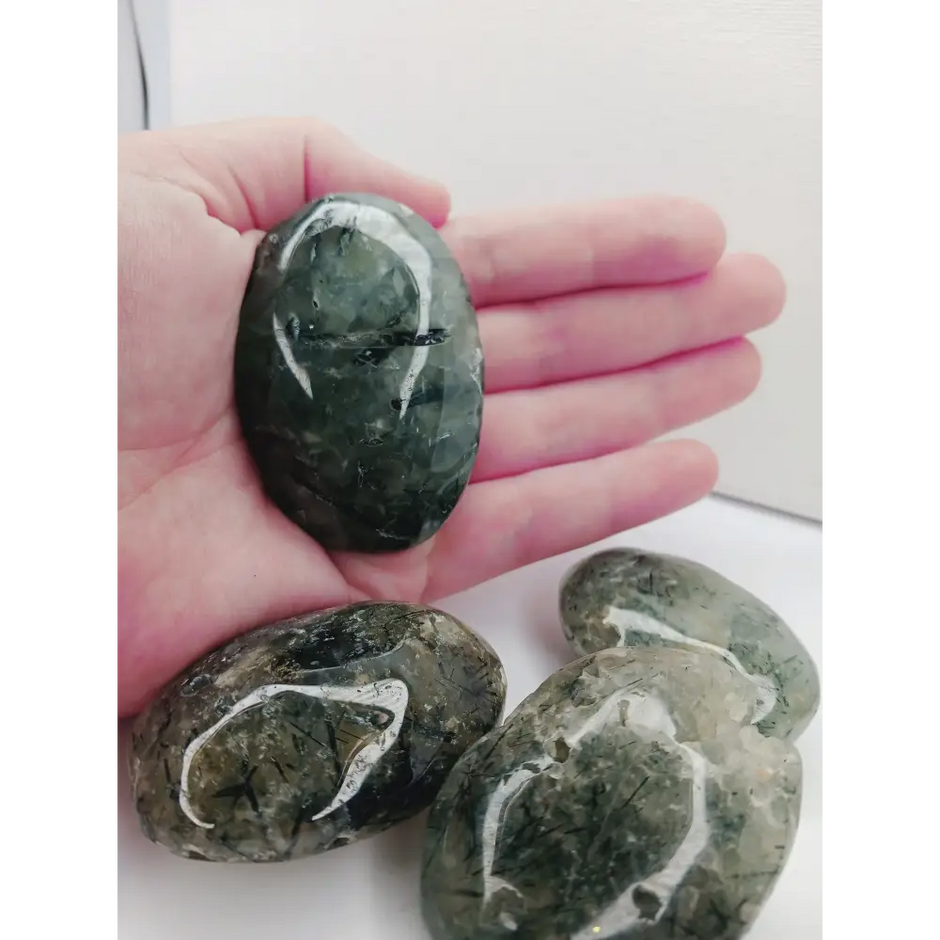 💚✨ Prehnite Palm stone (Intuitive Pick) – Heal Soothe and Connect with Heart Wisdom 🌿 - PALM