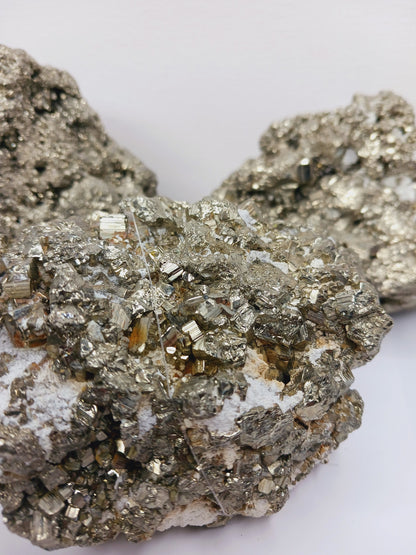✨💛 Pyrite Specimen – Abundance Protection and Manifestation 🪙 - Specimens