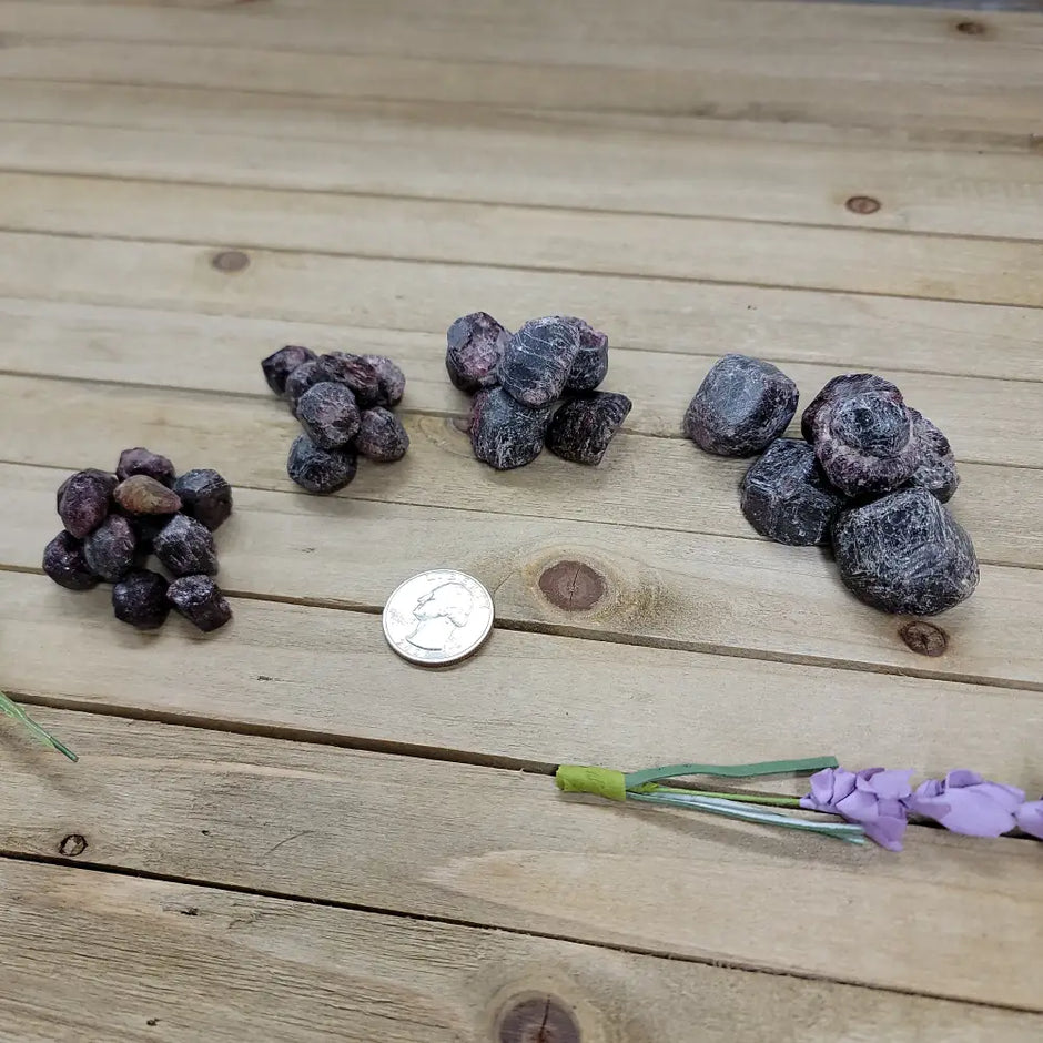 Raw Garnet Tumbles Specimens - Tumbles