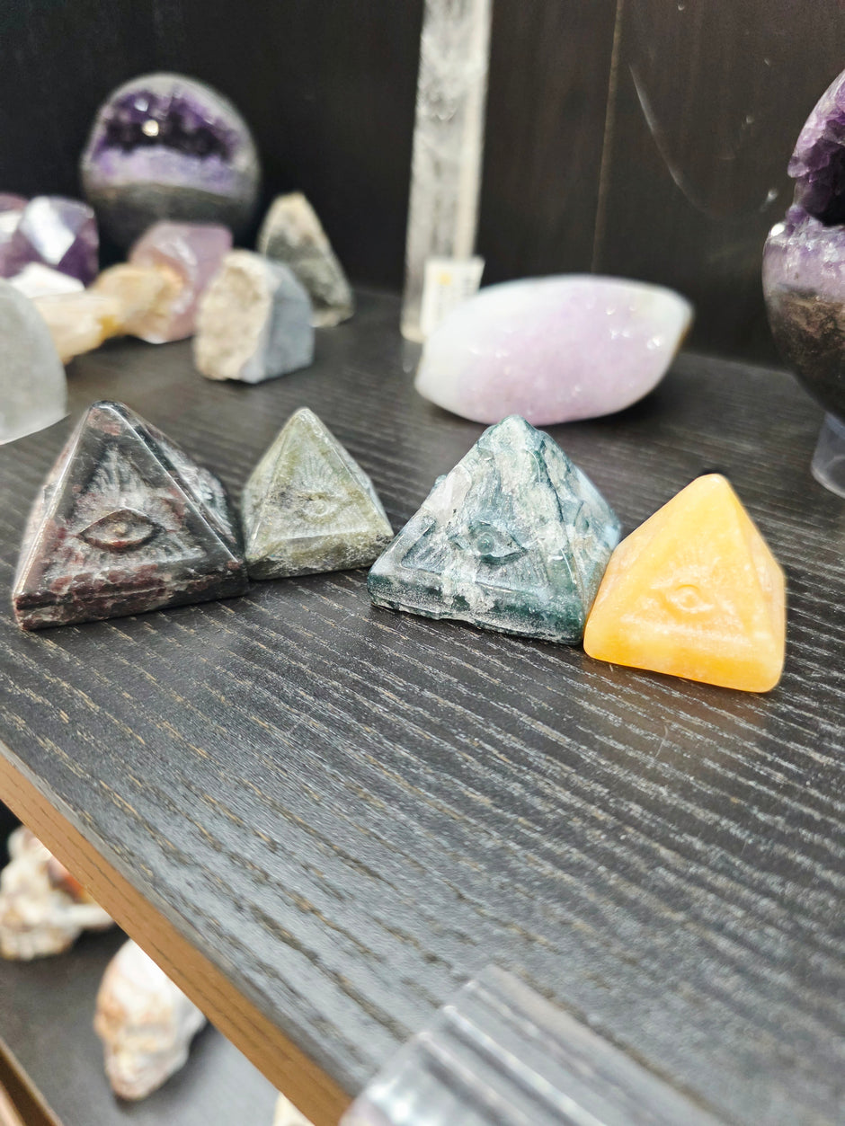 🔺👁️ Mini Pyramids – All Seeing Eye (Intuitive Pick) – Mystical Protection & Intuitive Wisdom! ✨