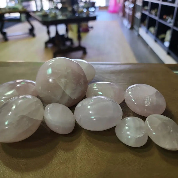 ROSE Quartz Meditation Palm Stones - PALM