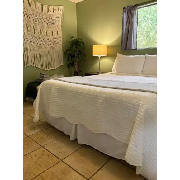 Sedona September 11th - 15th Retreat - DEPOSIT ONLY - 6. Bedroom Queen Bed (two person per room) $100 Deposit & 5- $100