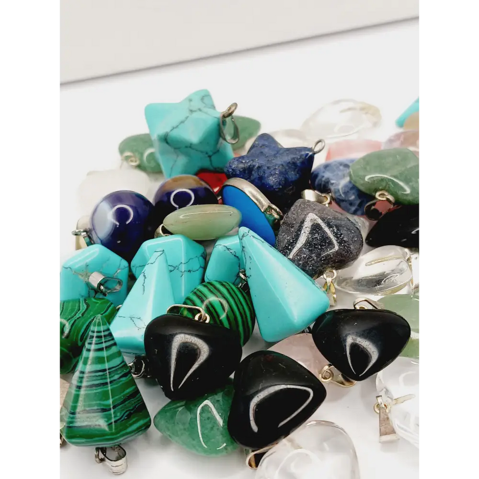 🔹✨ Small Assorted Stone Pendant – Energy Variety and Everyday Magic 🌟 - Jewelry