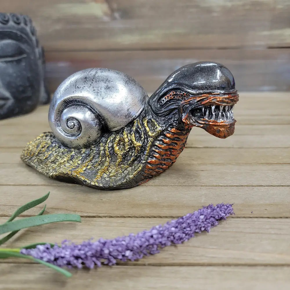 SNAILIEN II (ALIEN SNAIL) - Statues