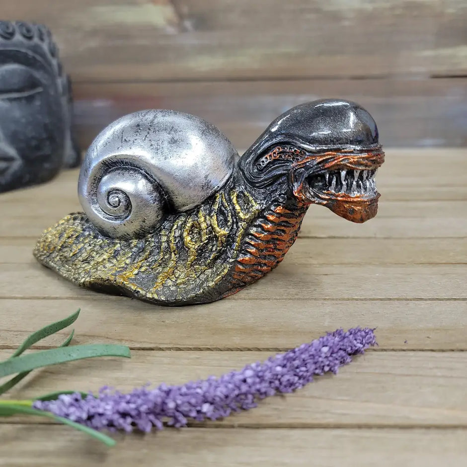 SNAILIEN II (ALIEN SNAIL) - Statues