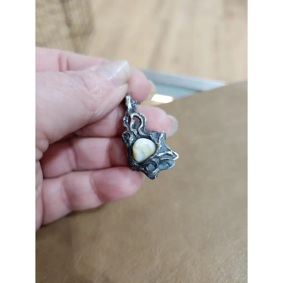 🐚✨ Sterling Silver Clamshell Art Piece with Abalone on 24’’ Chain – Ocean Magic & Elegant Shine! 🌊 - Jewelry