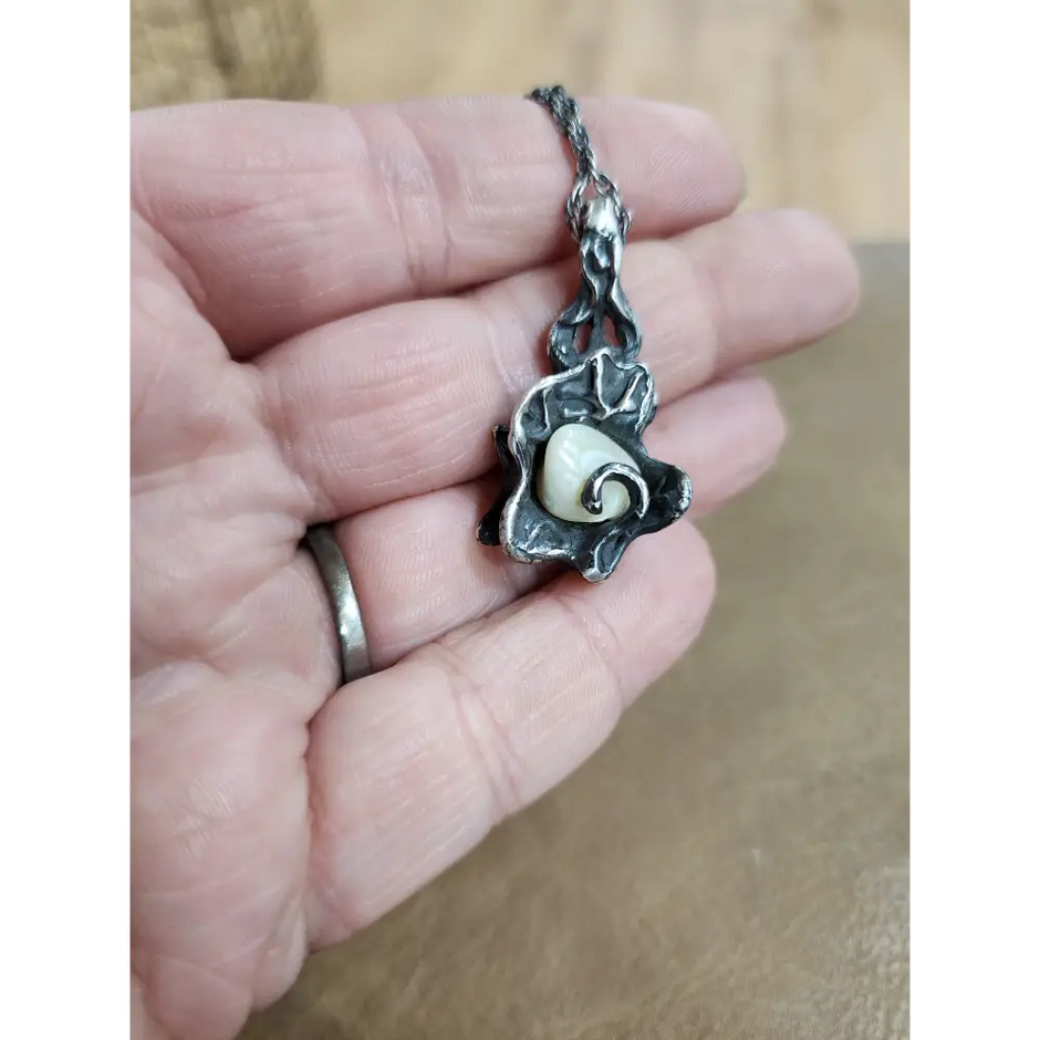 🐚✨ Sterling Silver Clamshell Art Piece with Abalone on 24’’ Chain – Ocean Magic & Elegant Shine! 🌊 - Jewelry