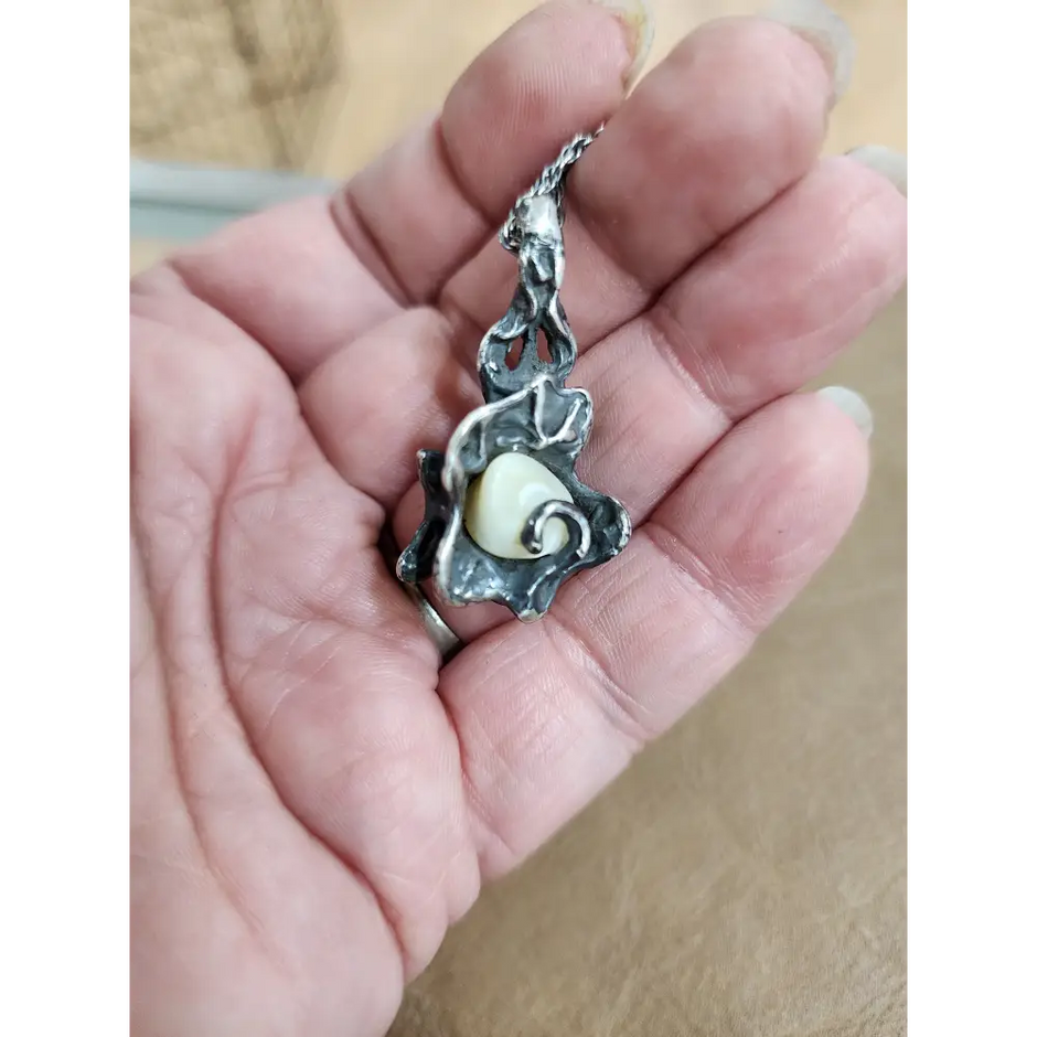 🐚✨ Sterling Silver Clamshell Art Piece with Abalone on 24’’ Chain – Ocean Magic & Elegant Shine! 🌊 - Jewelry