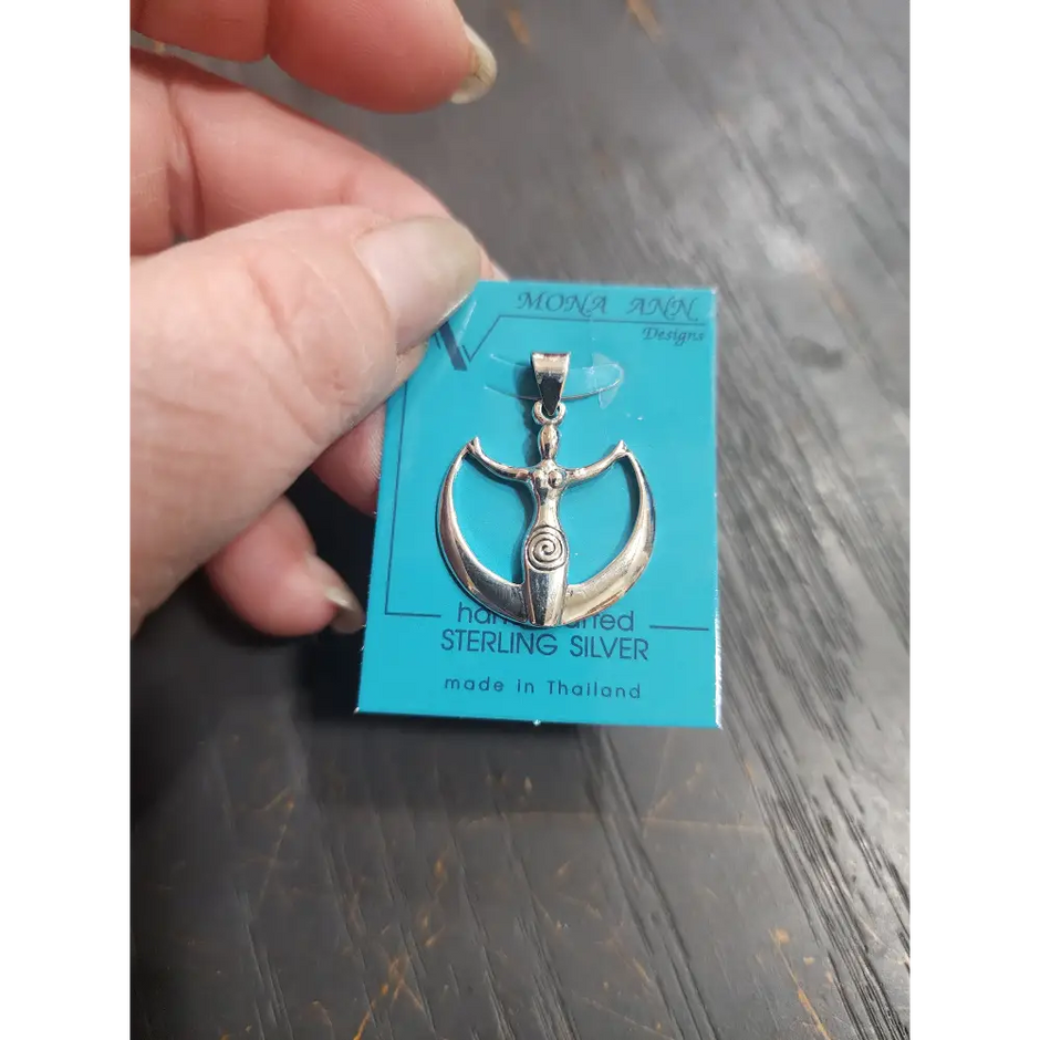 ✨ Sterling Silver Gaia Pendant ✨ - Jewelry