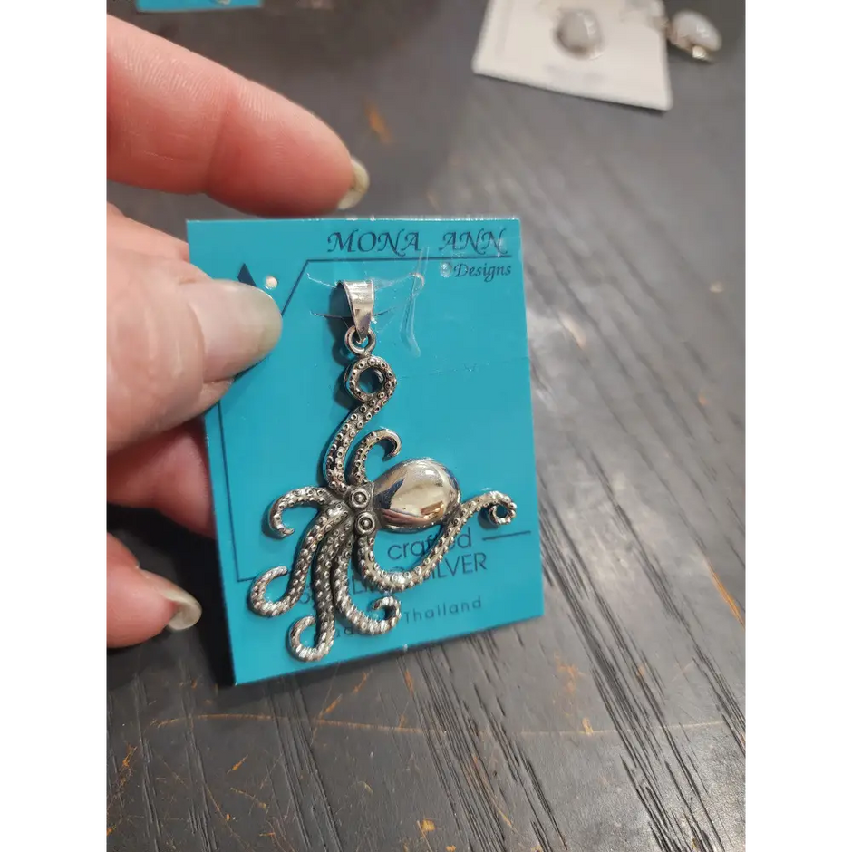 ✨ Sterling Silver Octopus Pendant ✨ - Jewelry